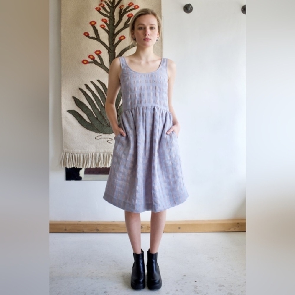 Elegant Lavender Sleeveless Dress